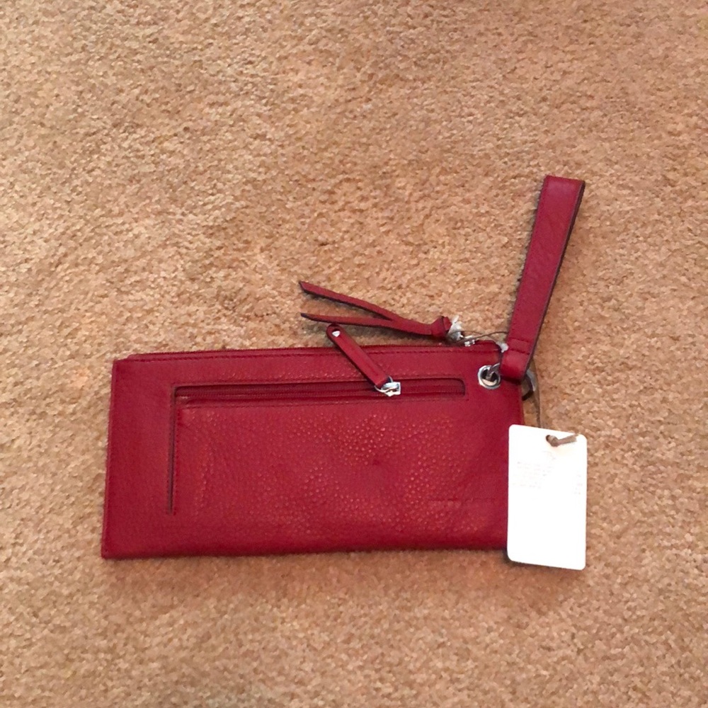 Red clutch